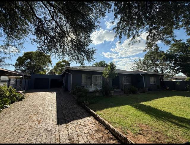 4 BEDROOM HOUSE FOR SALE IN VANDERBIJLPARK SE 1